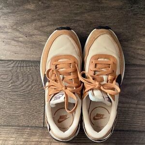 Nike Waffle Classic Casual Sneaker